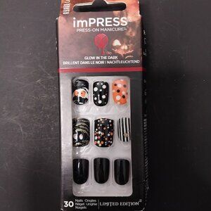 imPress Different Style Short Nails